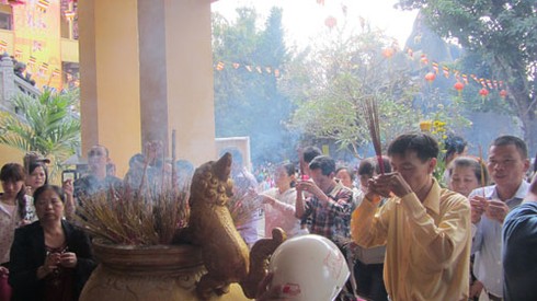 TPHCM: Sáng mồng 1 Tết, lên chùa ăn chay - ảnh 3